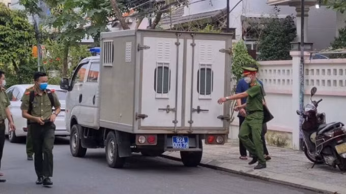 bat giam giam doc ban quan ly du an dau tu va xay dung tp hoi an hinh 1