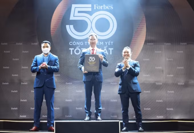 vietinbank vao top 50 cong ty niem yet tot nhat nam 2021 cua forbes viet nam hinh 1