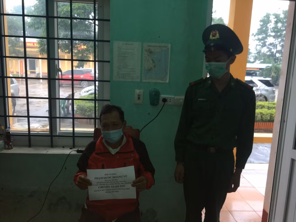 triet pha duong day xuat nhap canh trai phep qua bien gioi hinh 1
