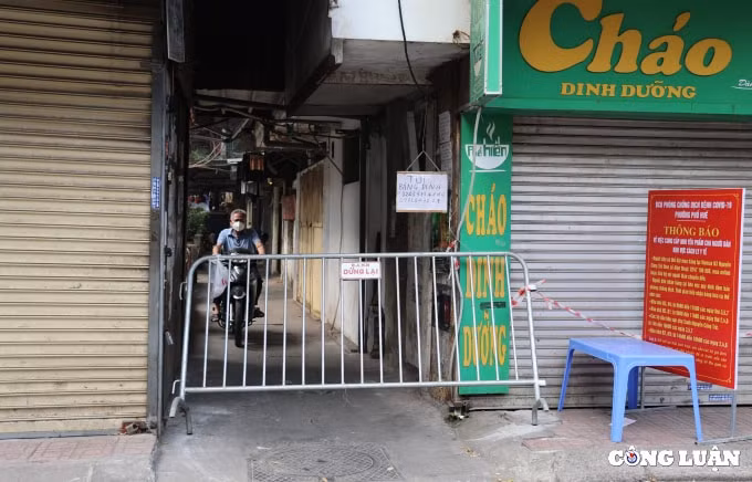 rao chan phong toa nhieu tuyen pho tai ha noi de phong dich covid 19 hinh 7