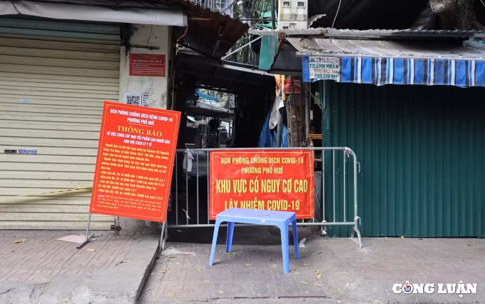 rao chan phong toa nhieu tuyen pho tai ha noi de phong dich covid 19 hinh 8