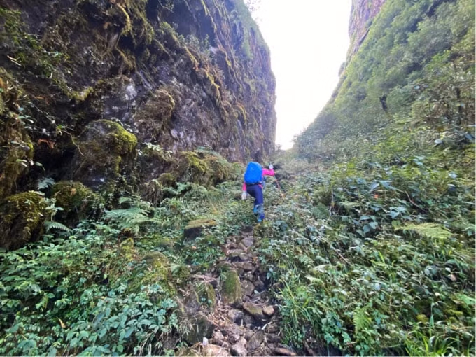 ngam binh minh va hoang hon tren dinh ngu chi son de nhat hung son tay bac hinh 4