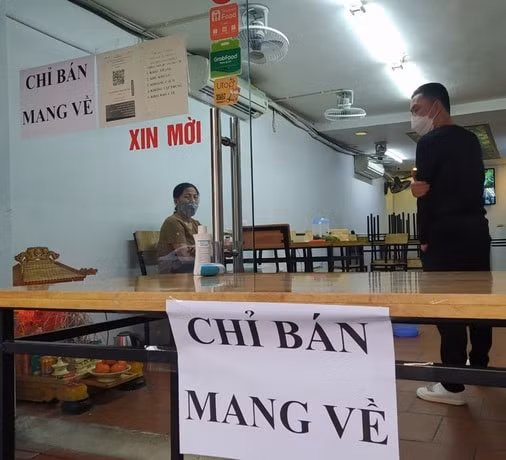 tu 12h ngay 19 12 quan hai ba trung dung ban hang an uong tai cho hinh 1