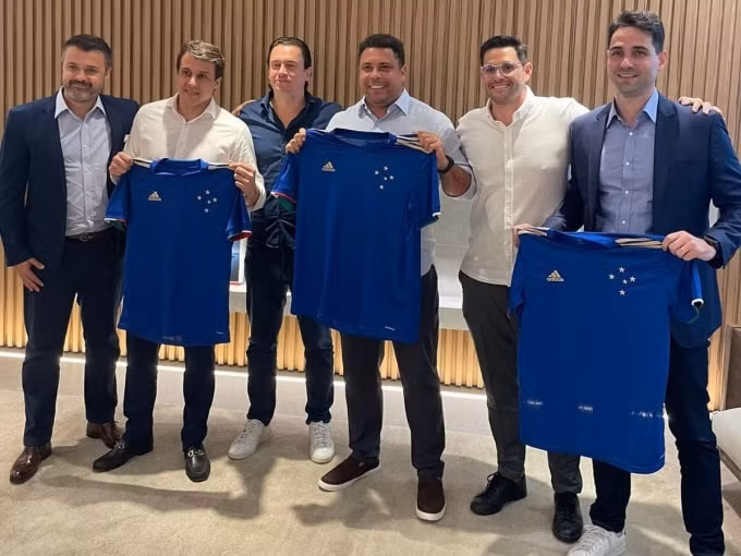 ronaldo chinh thuc mua lai doi bong da dua ten tuoi cua minh den chau au hinh 1