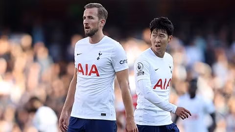 huy tran o europa conference league tottenham co the bi uefa xu thua 0 3 hinh 1