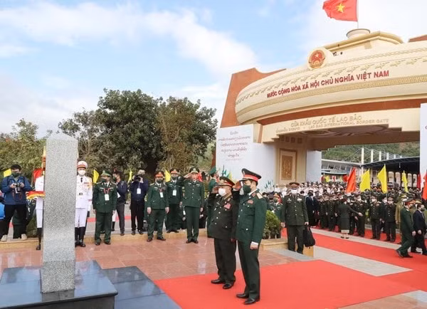 giao luu huu nghi quoc phong bien gioi viet nam lao lan thu nhat hinh 2