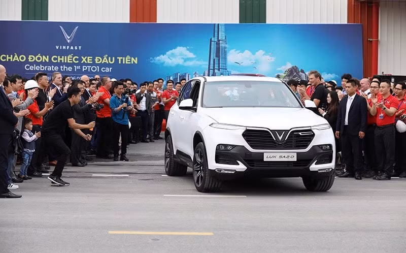 Những chiếc xe VinFast đầu tiên sẽ được gửi tới nhiều nước để thử nghiệm trước khi chính thức được bán ra thị trường.