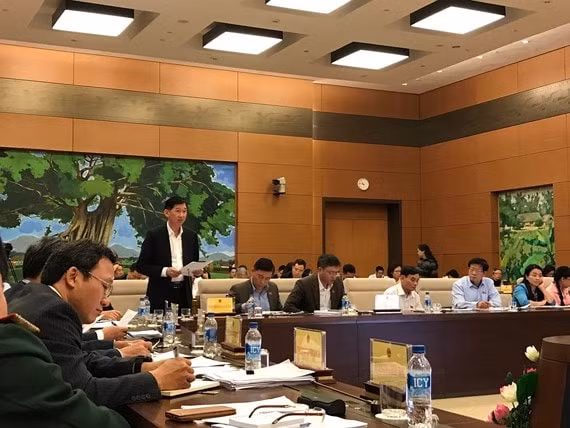 ông Trần Vĩnh Tuyến - Phó Chủ tịch UBND TPHCM phát biểu tại phiên giải trình