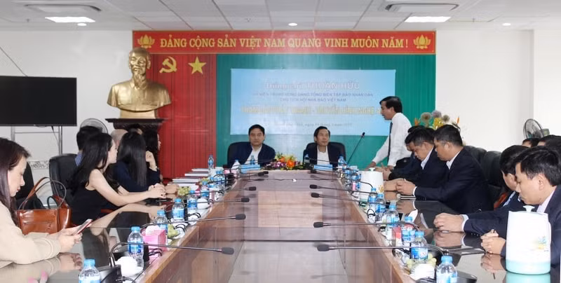 Toàn cảnh buổi làm việc
