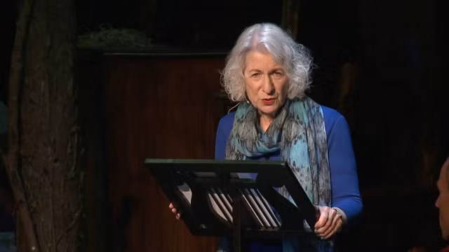 Nữ luật sư Nancy Hollander