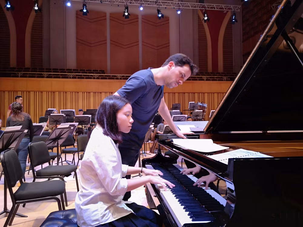 Nghệ sĩ piano nhí Trương Thị Ngân Hà