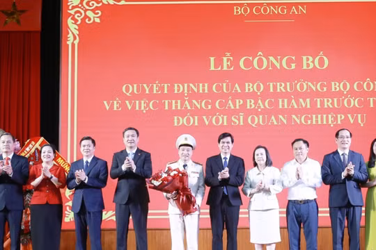 Lạng Sơn: Công bố quyết định thăng cấp bậc hàm Đại tá trước thời hạn đối với Giám đốc Công an tỉnh