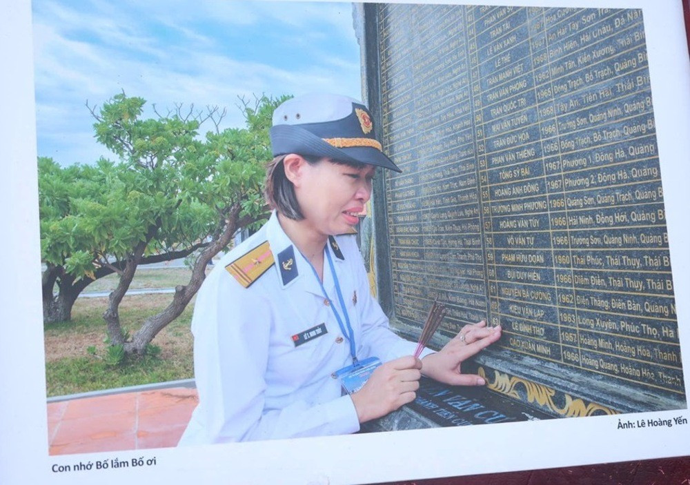 Một tác phẩm của nghệ sĩ nhiếp ảnh Lê Hoàng Yến tại trưng bày. Ảnh: Như Đồng 1tb12.jpg