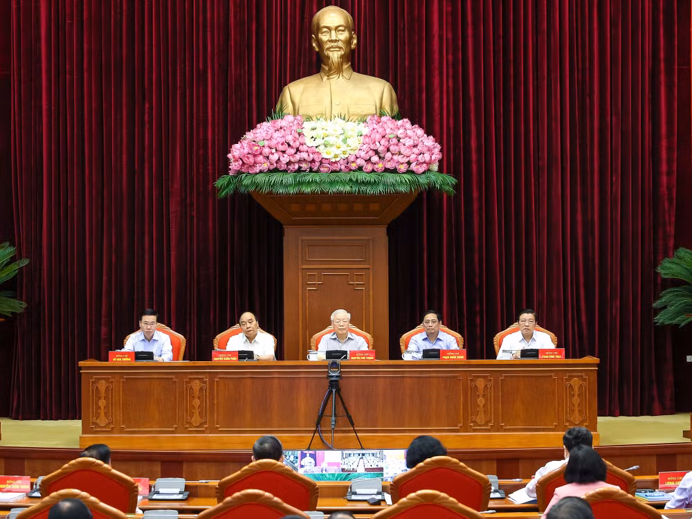 Tổng Bí thư Nguyễn Phú Trọng và các đồng chí lãnh đạo Đảng, Nhà nước chủ trì hội nghị. 