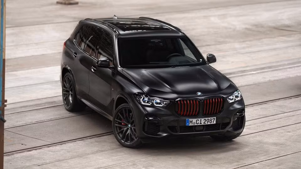 BMW X5 Black Vermilion. Ảnh: BMW
