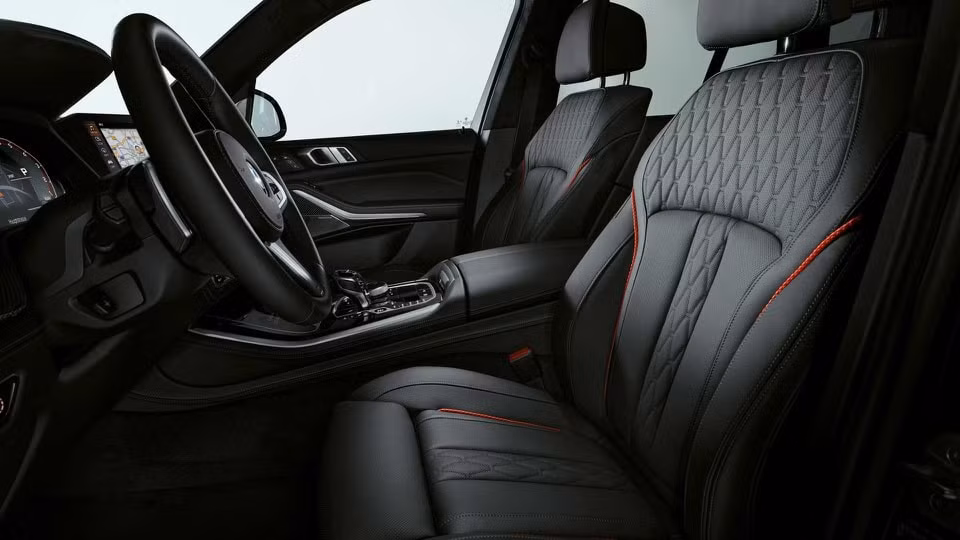 BMW X5 Black Vermilion. Ảnh: BMW
