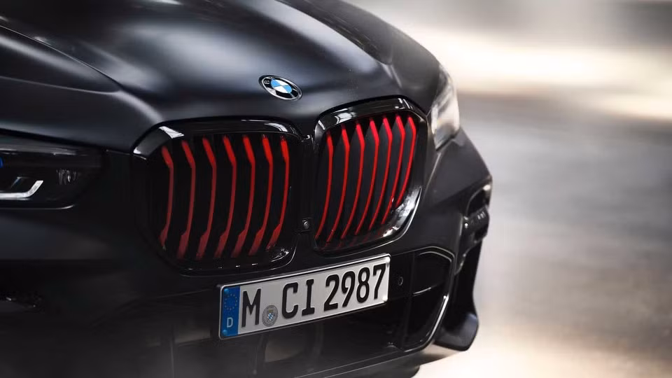 BMW X5 Black Vermilion. Ảnh: BMW