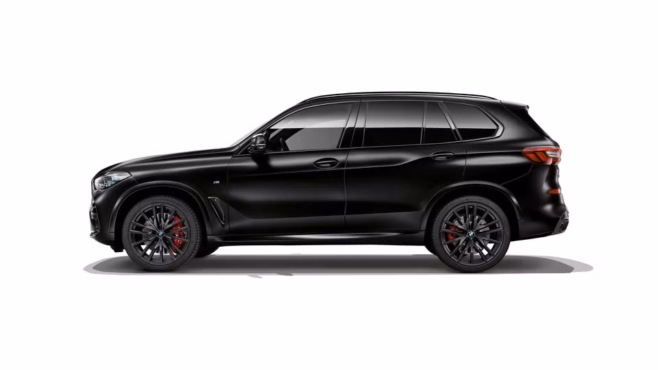 BMW X5 Black Vermilion. Ảnh: BMW