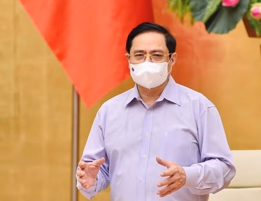 Thủ tướng Phạm Minh Chính yêu cầu Bộ Công Thương phối hợp với Bộ Nông nghiệp và Phát triển nông thôn, các địa phương, doanh nghiệp bảo đảm cung ứng hàng hóa, nhất là lương thực, thực phẩm, hàng hóa thiết yếu; có biện pháp thiết thực, cụ thể, hỗ trợ kịp thời cho nhân dân, nhất là đối với người nghèo, người có hoàn cảnh khó khăn, lao động mất việc làm...