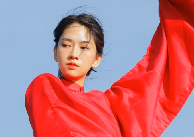 “Hotgirl thị phi” lộ nhiều khuyết điểm vì không phải là diễn viên múa chuyên nghiệp.