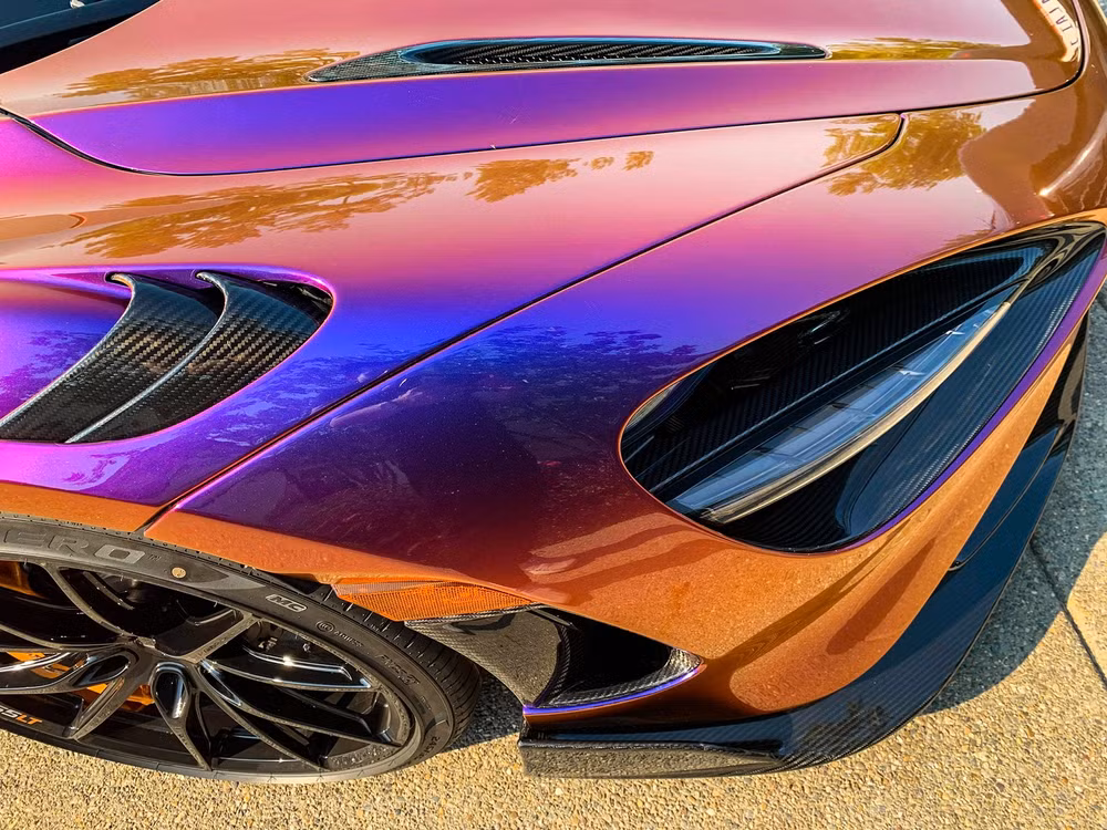 Siêu xe McLaren 765LT sở hữu màu sơn Cerberus Pearl. Ảnh: Gia Lai Team