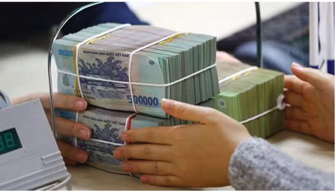 Ngân hàng giảm lãi suất cho vay để hỗ trợ người dân và doanh nghiệp.