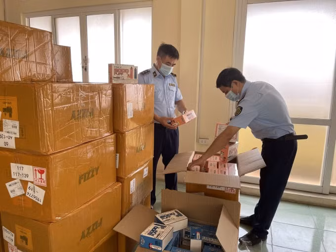 15.000 sản phẩm thuốc lá điện tử nhập lậu.