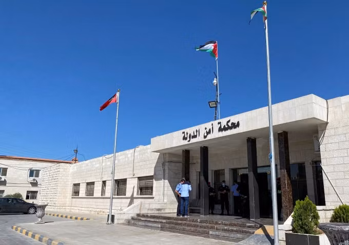 Bệnh viện điều trị COVID-19 ở thành phố Nassiriya, Iraq, bị cháy khiến ít nhất 41 người chết và 60 người bị thương - Ảnh: Reuters