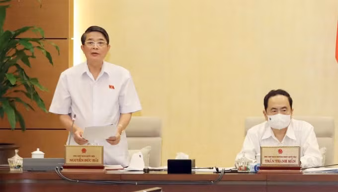 Phó Chủ tịch Quốc hội Nguyễn Đức Hải điều hành phiên họp.