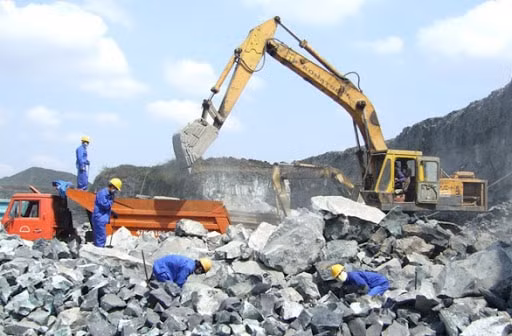 Bộ Tài chính đề xuất tăng thuế xuất khẩu một số mặt hàng liên quan đến lĩnh vực tài nguyên. Ảnh minh họa