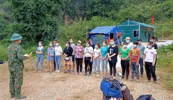Các công dân nhập cảnh trái phép tại Đồn Biên phòng Ngọc Côn. Ảnh: BĐBP tỉnh Cao Bằng