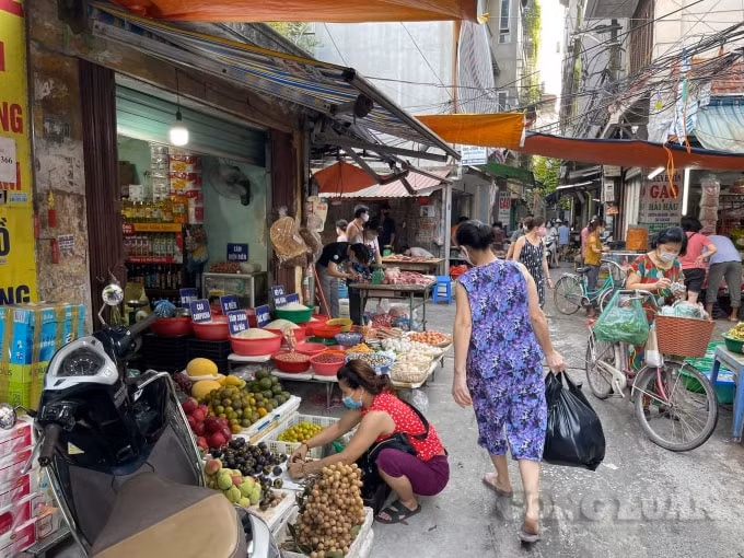 Hầu hết giá lương thực, thực phẩm không tăng quá nhiều. (Ảnh: Việt Vũ)