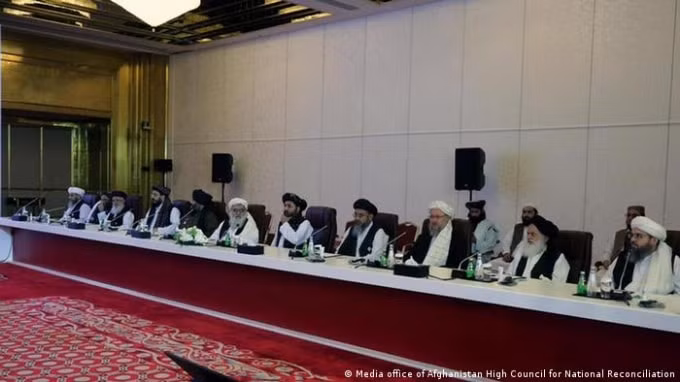Phái đoàn Afghanistan tại Doha. Ảnh: DPA