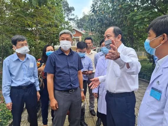 Thứ trưởng Nguyễn Trường Sơn, TP. HCM đang xây dựng kịch bản 100.000 giường