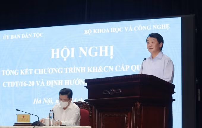Bộ trưởng, Chủ nhiệm UBDT Hầu A Lềnh phát biểu tại Hội nghị. Nguồn: Bộ KH&CN.