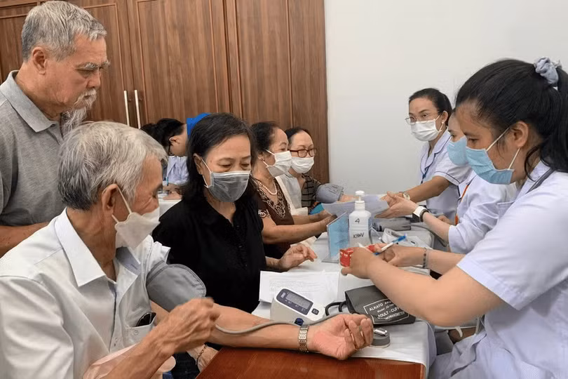 Khám sức khỏe toàn dân: Ưu tiên người yếu thế, vùng sâu vùng xa, không chạy theo thành tích