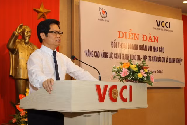 Chủ tịch VCCI Vũ Tiến Lộc phát biểu chia sẻ.