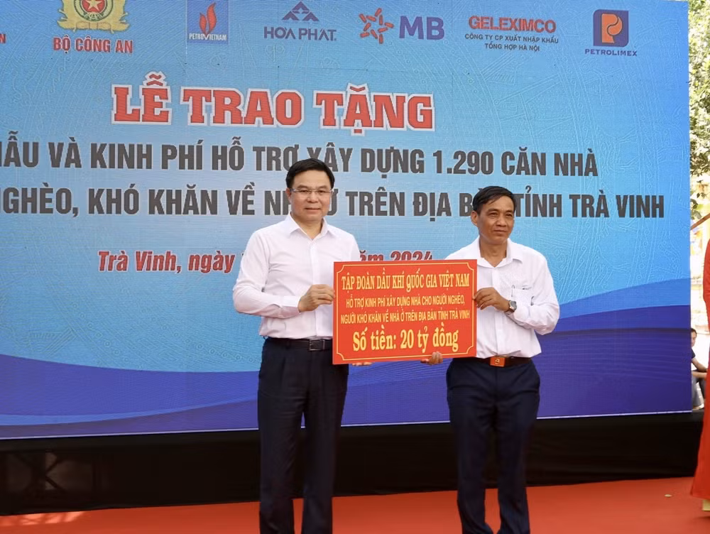 nghia tinh nguoi dau khi chung tay xoa nha tam nha dot nat cho nguoi ngheo hinh 1