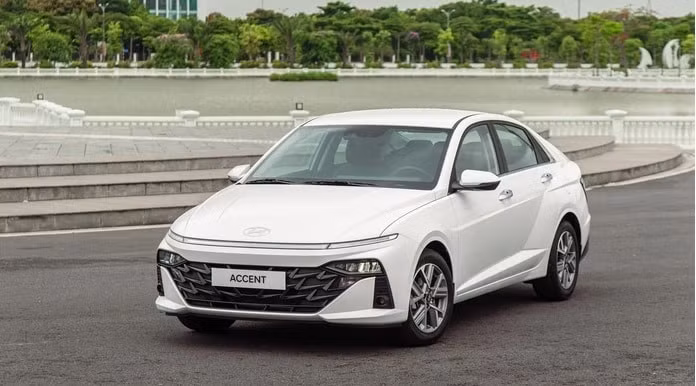 cap nhat gia niem yet va lan banh xe hyundai accent moi nhat thang 10 2024 hinh 1