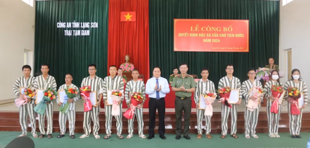 lang son 11 pham nhan nhan quyet dinh dac xa cua chu tich nuoc hinh 2