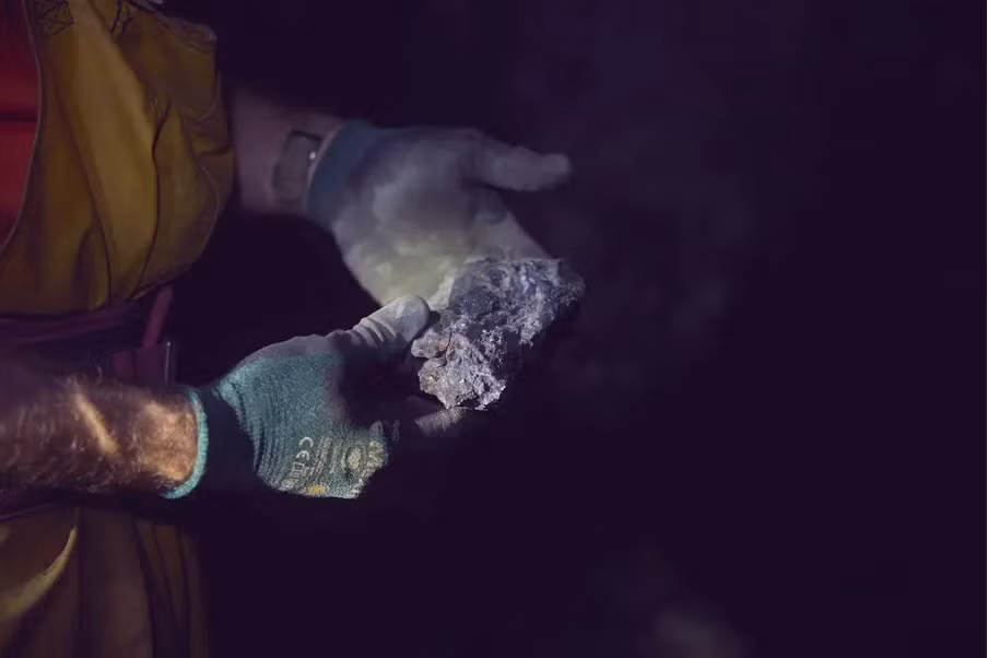 my cam nhap khau uranium tu nga buoc di lon de tu chu nang luong hinh 2