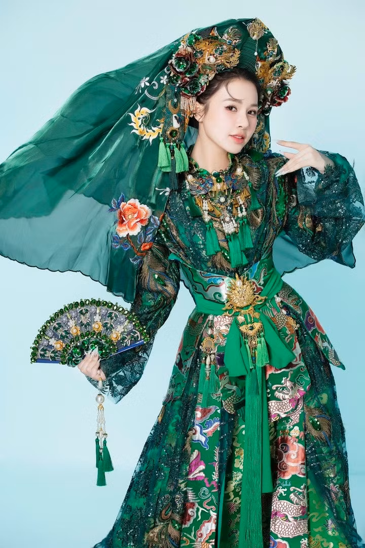 nguoi dep viet nam duoc du doan vao top 5 hoa hau hoan cau nam 2024 hinh 1