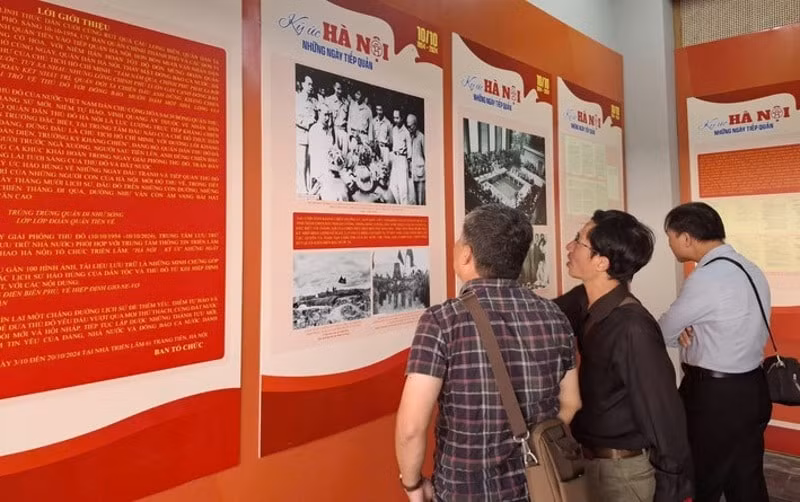 trien lam ve ky uc nhung ngay tiep quan ha noi nam 1954 hinh 1