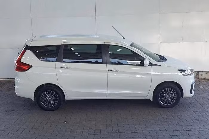 toyota rumion 2023 vua trinh lang gia gan 400 trieu hinh 2