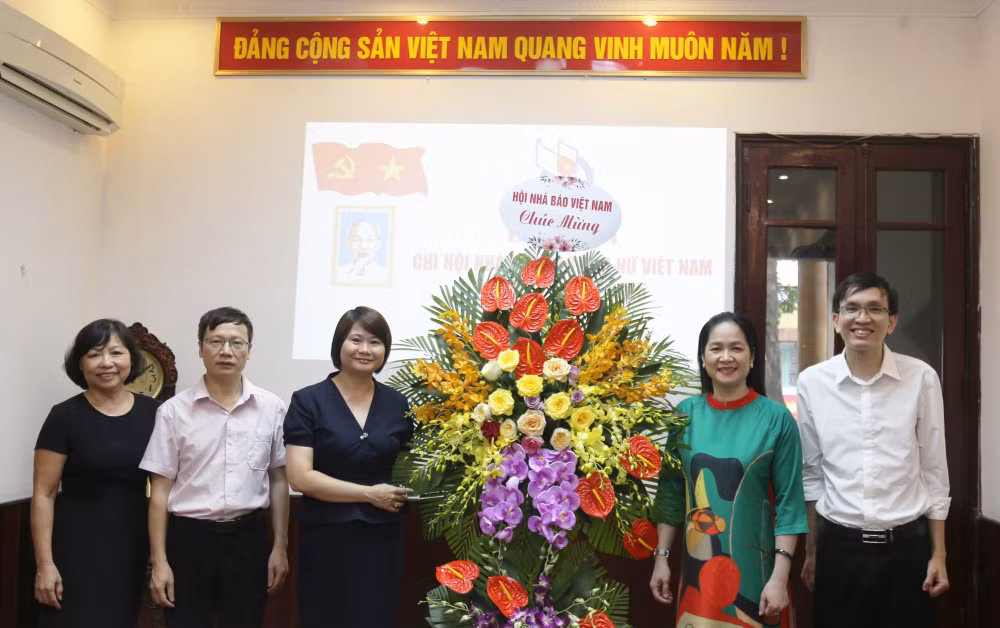 chi hoi nha bao bao phu nu viet nam cu the hoa phong trao thi dua bang nhung tieu chi cu the hinh 1