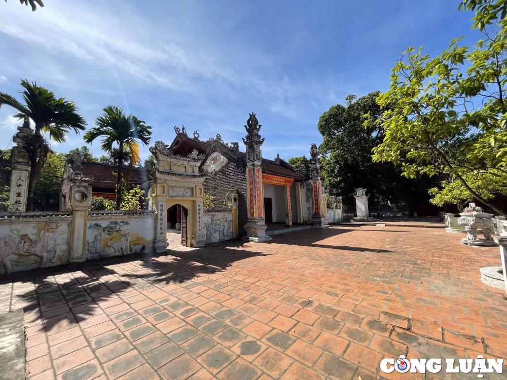 ha noi kham pha khong gian ngoi dinh co luu giu bao vat phu dieu quoc to lac long quan hinh 2