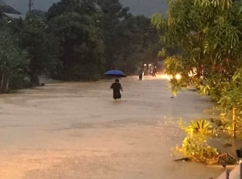 mien bac mua lon gay ngap ung thiet hai ve tai san hoa mau cua nhan dan hinh 2