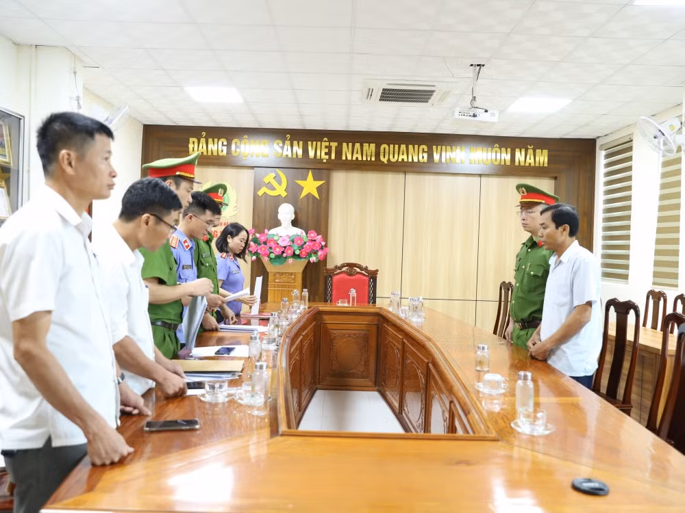 bat tam giam 2 nguyen ke toan truong xa tai ha tinh hinh 1