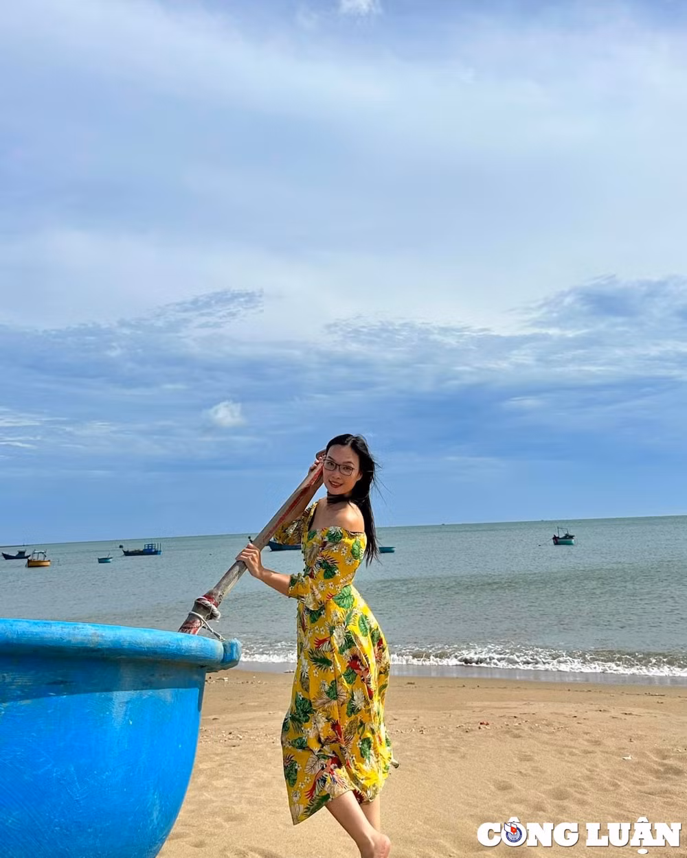 vu thi huong nu giang vien luat dam me voi nhung not nhac tu cuoc song hinh 2