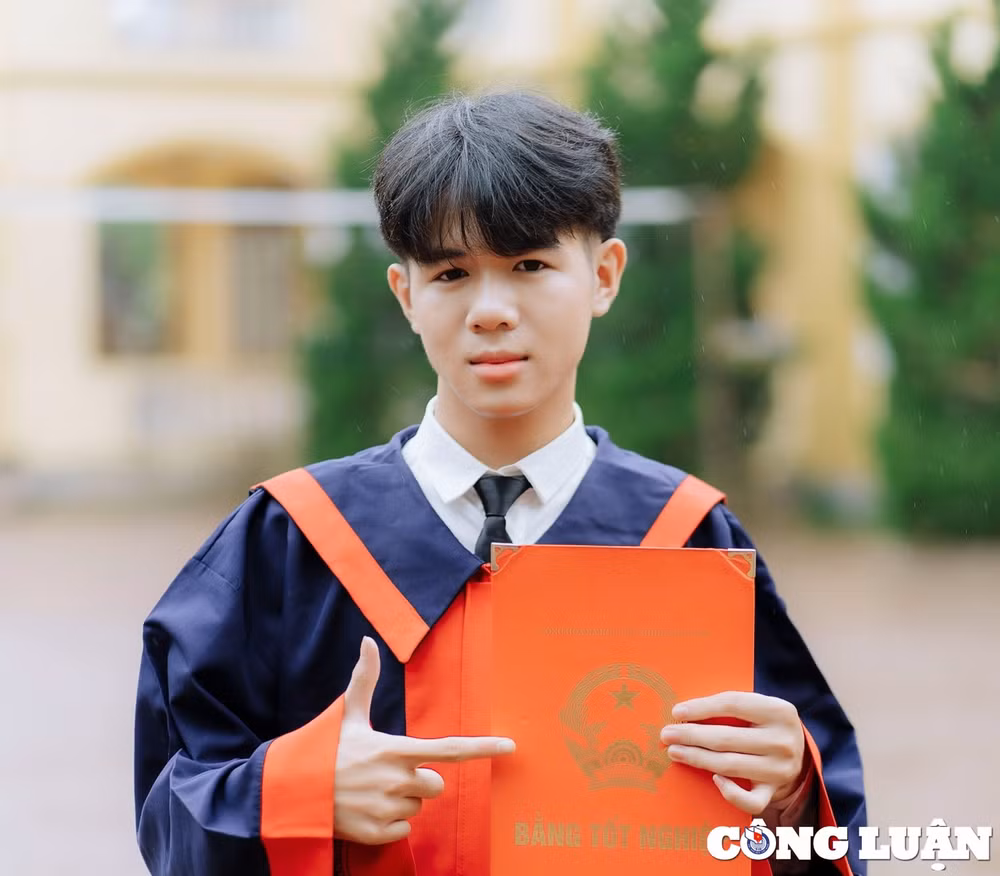 ky tich cua nam sinh dan toc tho tro thanh thu khoa xu nghe hinh 1